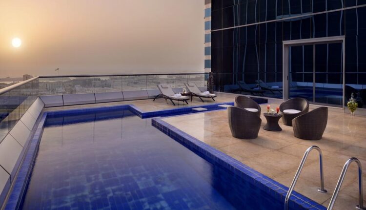 فندق ذا اتش دبي هو افضل فندق مع مسبح خاص في دبي بشارع الشيخ زايد