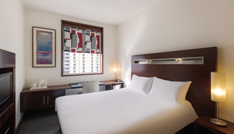 فندق إيبس مركز التجارة العالمي أحد ارخص فنادق دبي شارع الشيخ زايد 