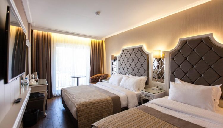 تشتمل فئة فنادق اسطنبول 4 نجوم سلطان احمد على عدد كبير من الفنادق المميّزة من أبرزها فندق ميس اسطنبول
