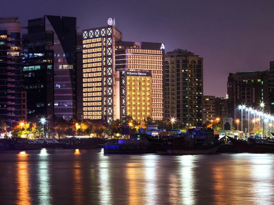 المنطقة المحيطة حول فندق البندر روتانا دبي مول