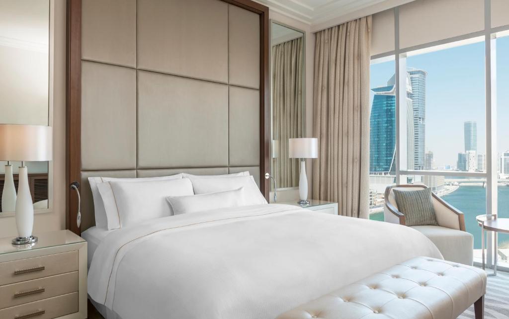 الغرف في فندق هيلتون الحبتور دبي