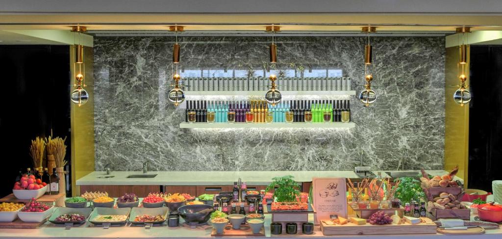 الطعام والشراب في فندق حياة ريجنسي دبي الكورنيش