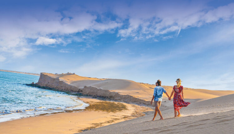 شاطئ الرويس اروع شواطئ قطر