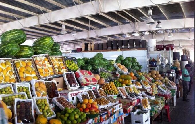 يعد السوق العماني في قطر مكانًا رائعًا للعثور على المنتجات الطازجة والتوابل والمكونات الأخرى لطهيك