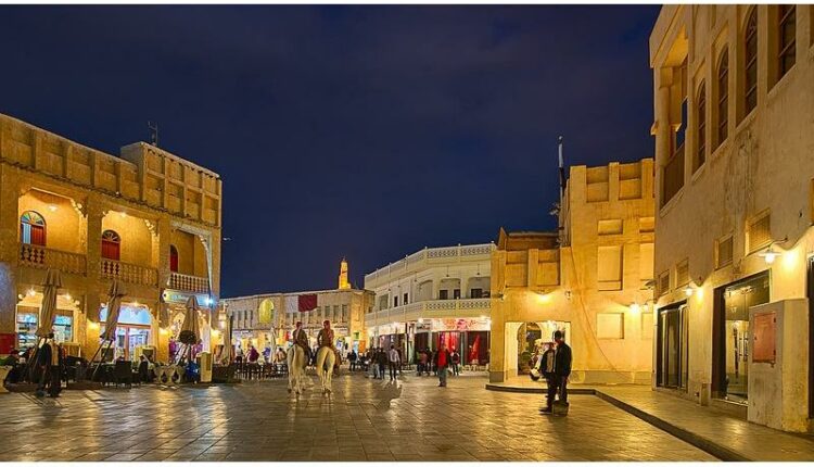 سوق واقف من أشهر معالم قطر السياحية
