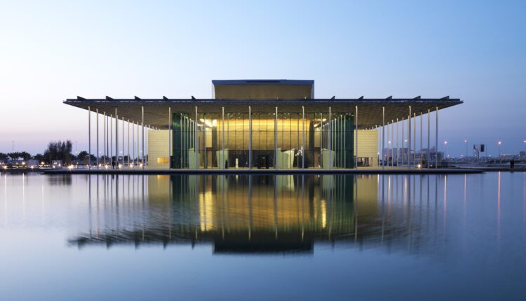 متحف البحرين الوطني من أفضل أماكن سياحية في البحرين للعائلات