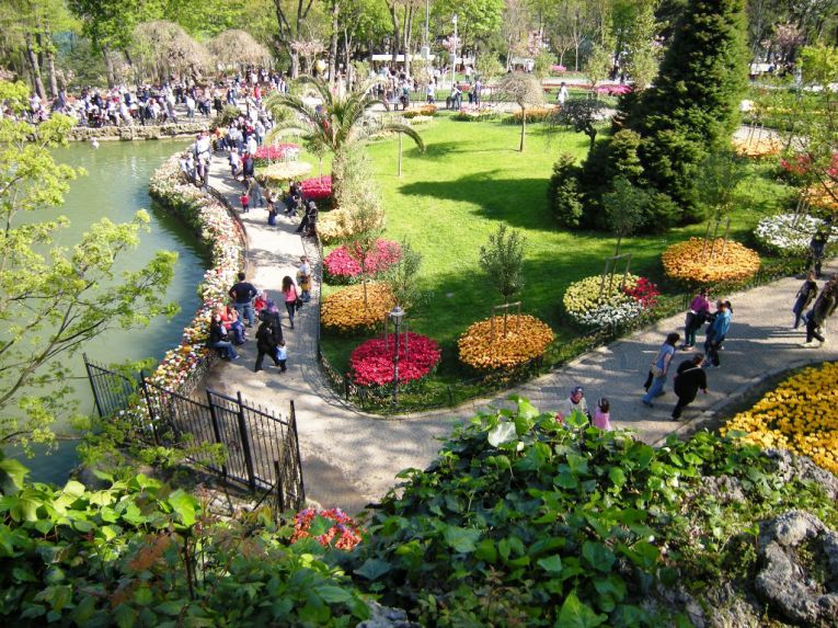  حديقة أميرجان بمدينة إسطنبول أحد أجمل اجمل حدائق اسطنبول