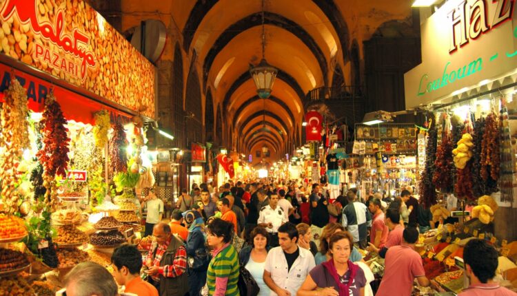  بازار الاحد في اسطنبول من اسواق اسطنبول الهامة