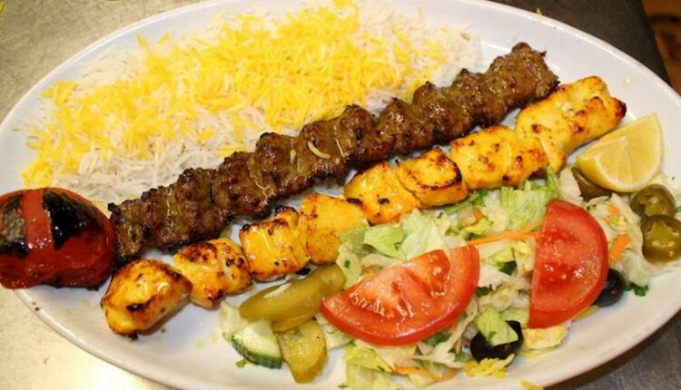 المطعم العراقي في بانكوك هو مطعم شهير يقدم مجموعة متنوعة من الأطباق الفارسية التقليدية، تحتوي القائمة على عناصر مثل الكفتة