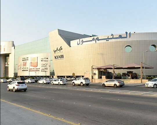 ملاهي سفوري لاند العثيم مول  من أكثر أماكن سياحية في الرياض للعوائل إقبالاً