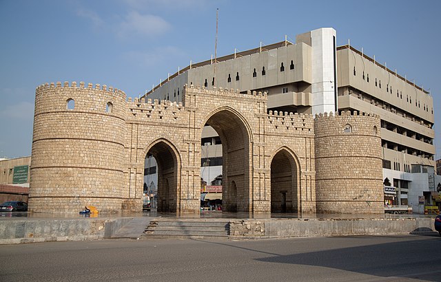 باب مكة جدة أكثر الأماكن جذب للسياح من معالم جدة السياحية.