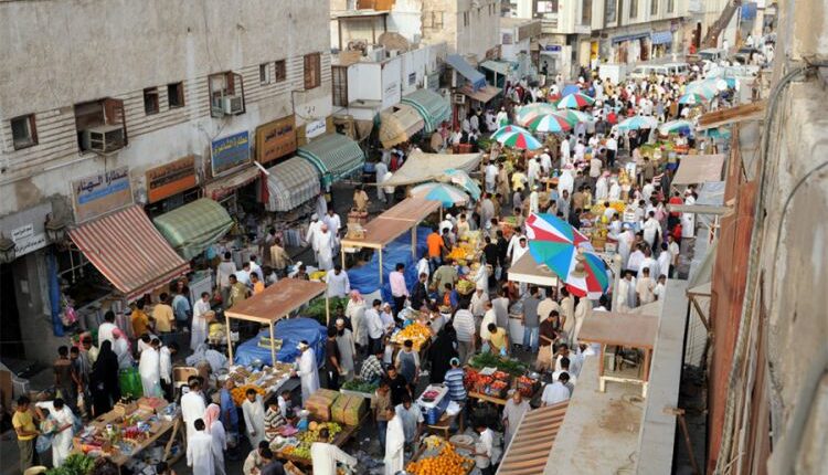 سوق البدو جدة من أعرق الأسواق في جدة حيث تظهر لمسات الماضي عليه
