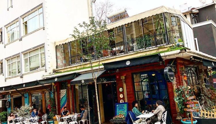 هو واحد من أرقى وأشهر مطاعم لبنانية في إسطنبول