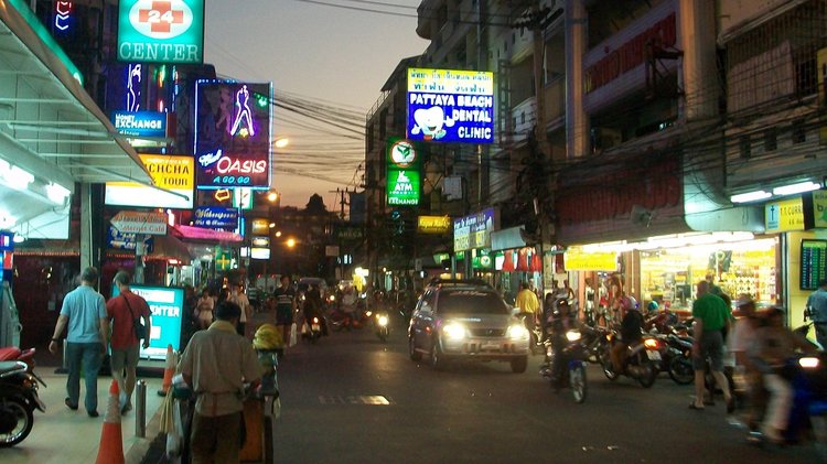 سوق سوي بوخاو من أهم الأسواق في بتايا.