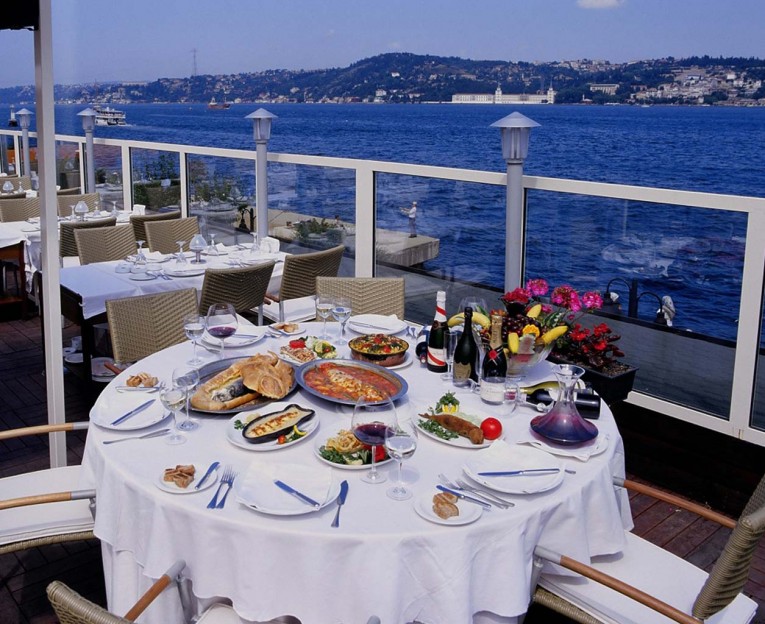 مطعم بارك فورا من أجمل مطاعم بحرية في إسطنبول