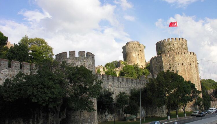 قلعة روملي حصار من الأماكن السياحية الشهيرة إسطنبول.