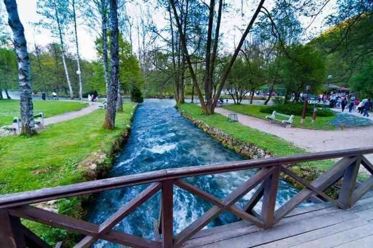 تعد حديقة فيليكي سراييفو من أبرز وأقدم الحدائق في سراييفو