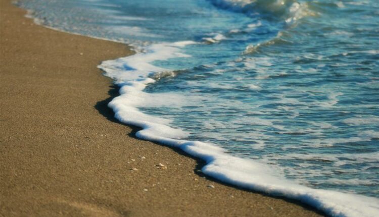 شاطئ فريتيدا من اجمل الشواطئ في أثينا
