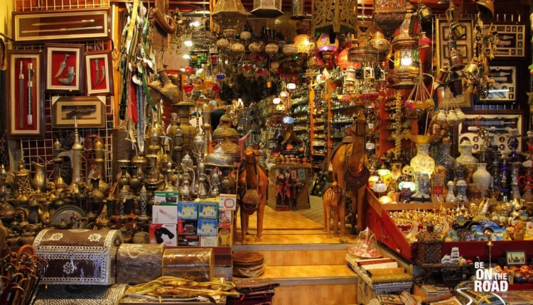 سوق التحف والهدايا التذكارية سلطنة عمان من أجمل أماكن سياحة سلطنة عمان